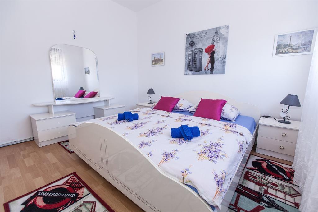 Apartments Vita Novi Vinodolski Cameră foto